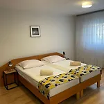 Goscinne O-es-ha Privat bolig Warszawa