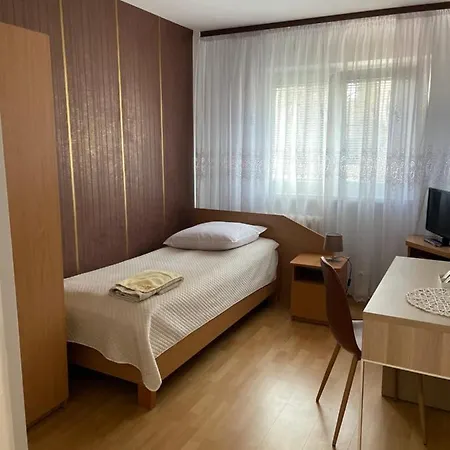 Gościnne O-es-ha * Warszawa