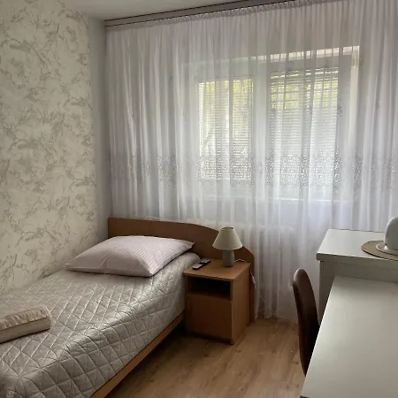 Gościnne O-es-ha Warszawa