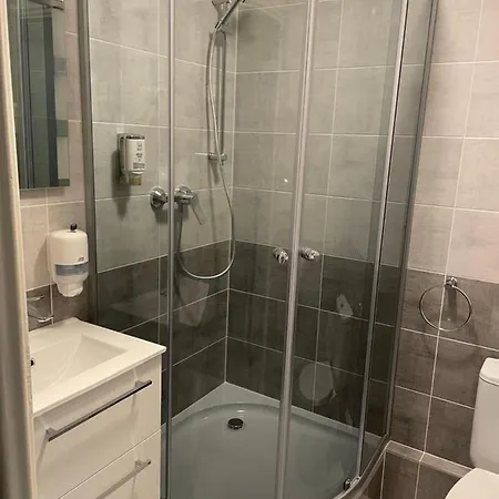 Quarto em Acomodações Particulares Goscinne O-es-ha *