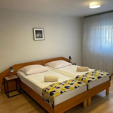 Goscinne O-es-ha Homestay Warsaw