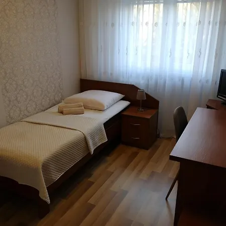 Gościnne O-es-ha * Warszawa